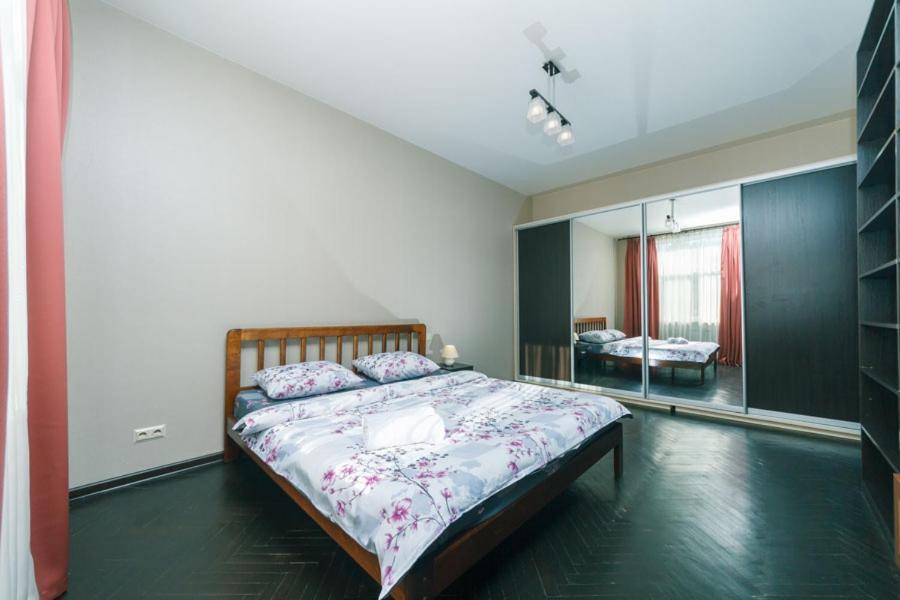 Apartments On Besarabka Kiew Exterior foto